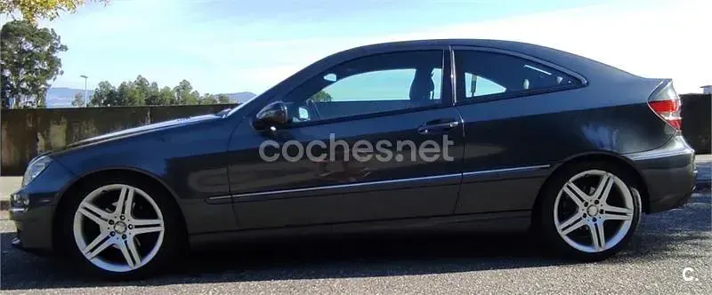 Usado Mercedes CLC220 150 CV (110 kW) 2009 Negro Coupe