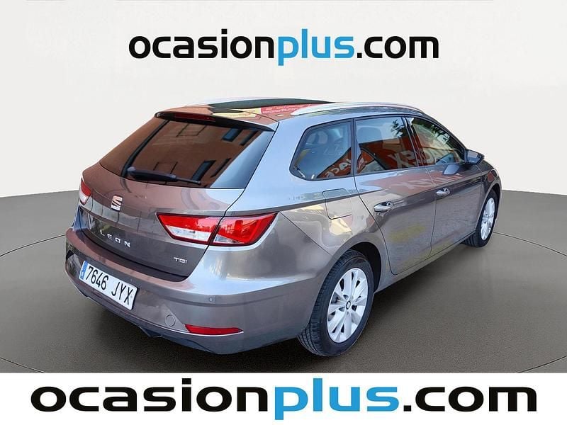 Usado Seat Leon Style Plus 115 HP (84 kW) 2017 Cinzento Monovolume