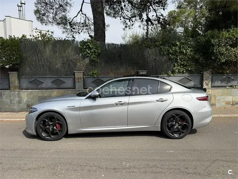 Usado Alfa Romeo Giulia Veloce 280 CV (205 kW) 2018 Gris / plata Berlina