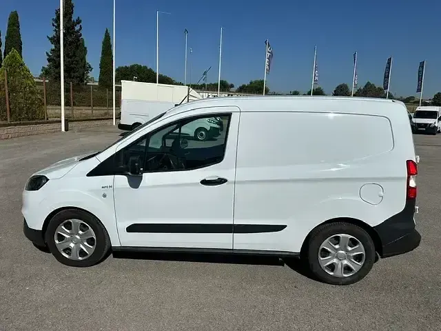 Usado Ford Transit Courier Trend 100 CV (73 kW) 2022 Blanco Van