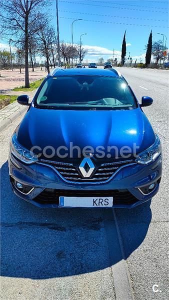 Usado Renault Mégane GrandTour Zen 140 CV (102 kW) 2018 Azul Familiar
