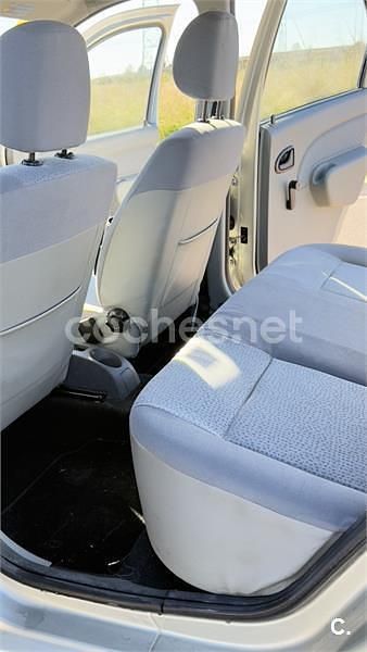 Usado Dacia Logan Lauréate 90 CV (66 kW) 2006 Gris / plata Berlina