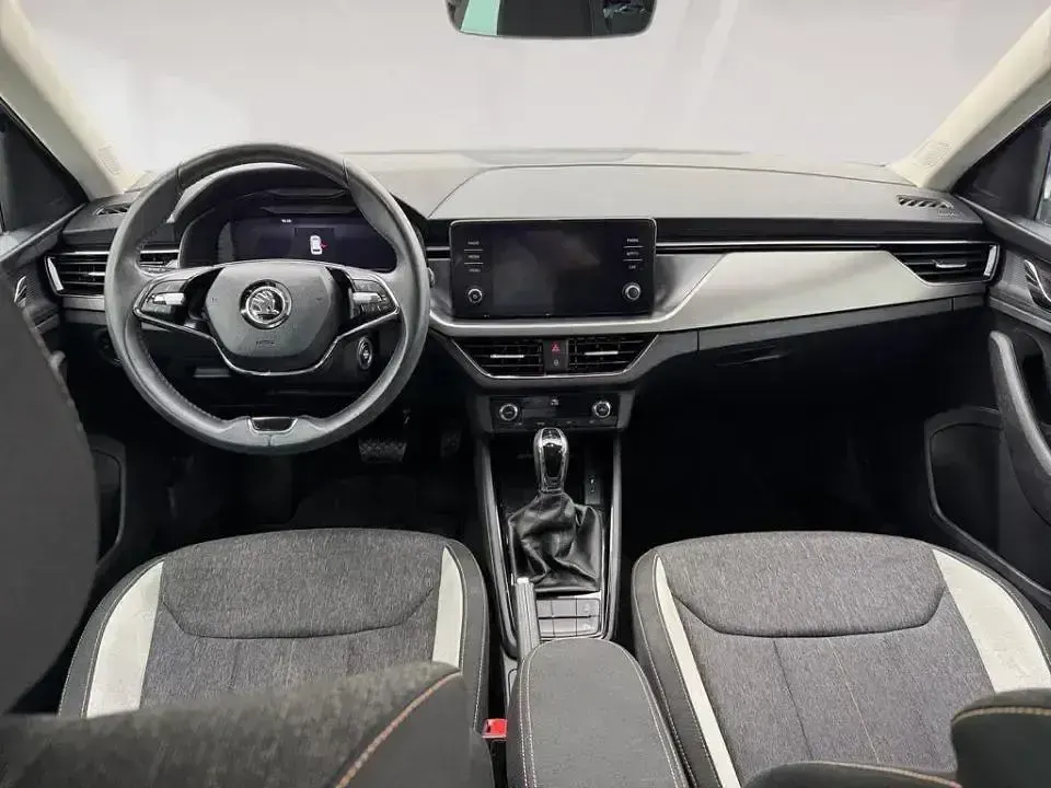 Usado Skoda Kamiq Style 150 CV (110 kW) 2023 Azul SUV