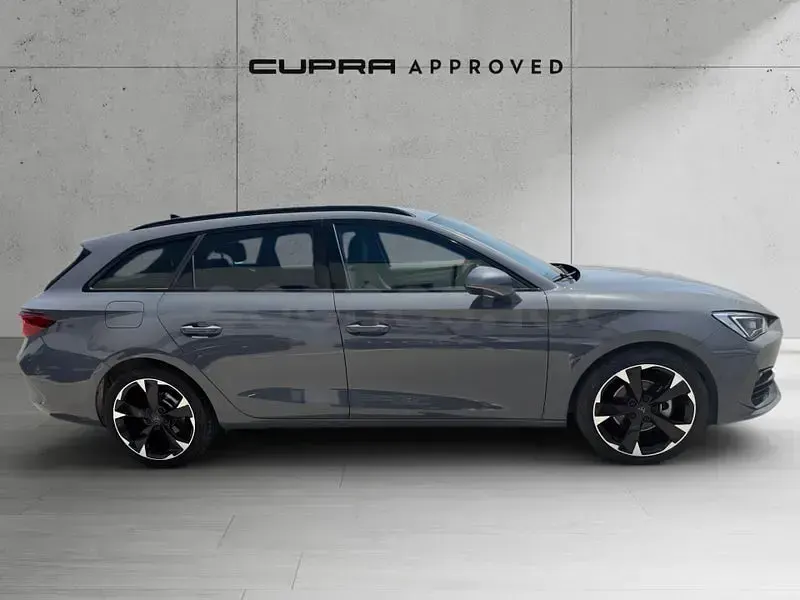 Usado Cupra Leon 150 CV (110 kW) 2024 Gris / plata Familiar