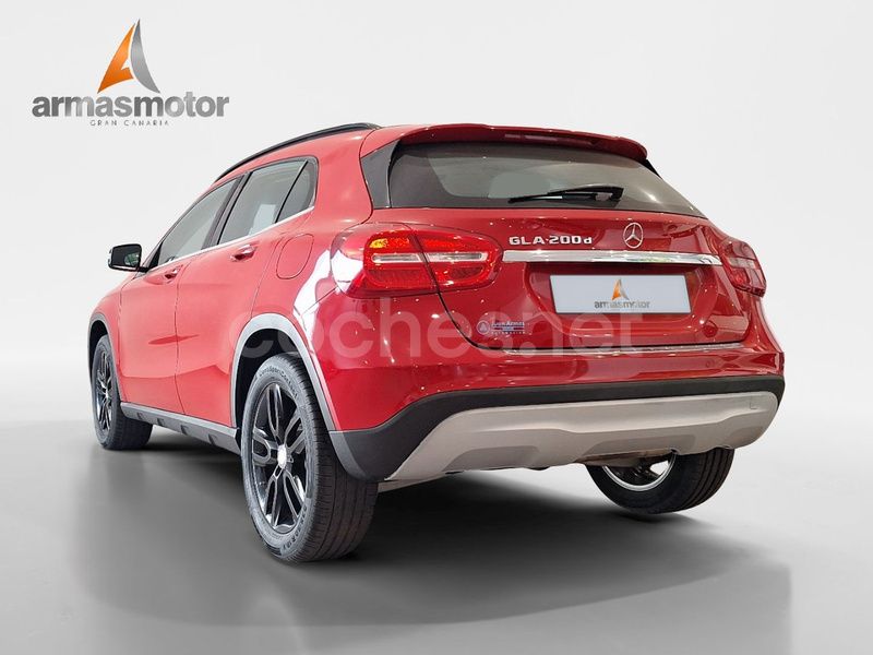Usado Mercedes GLA200 Style 136 CV (100 kW) 2017 Rojo SUV
