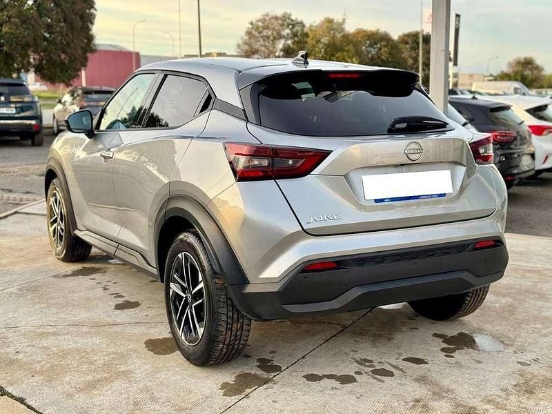Usado Nissan Juke N-Connecta 114 CV (83 kW) 2024 Gris SUV