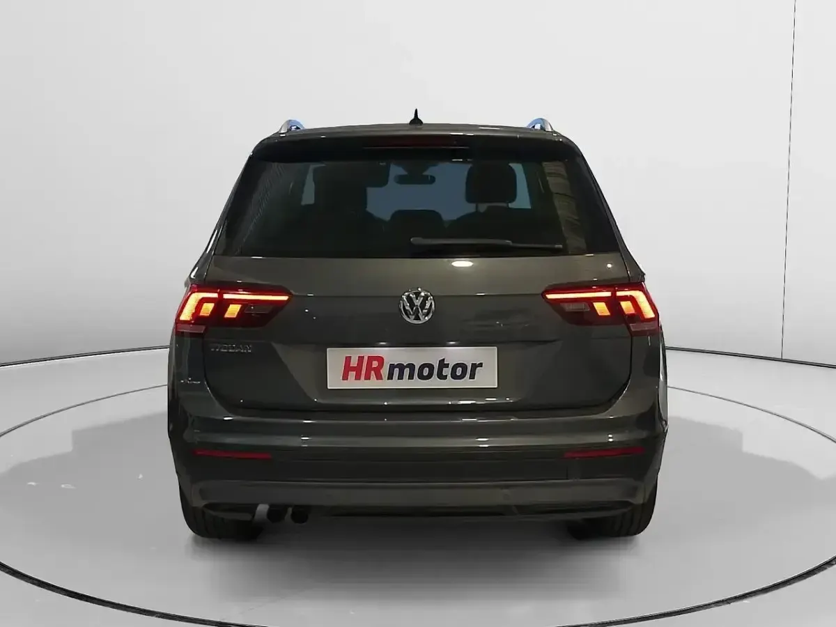 Usado VW Tiguan Advance 131 CV (96 kW) 2019 Gris SUV
