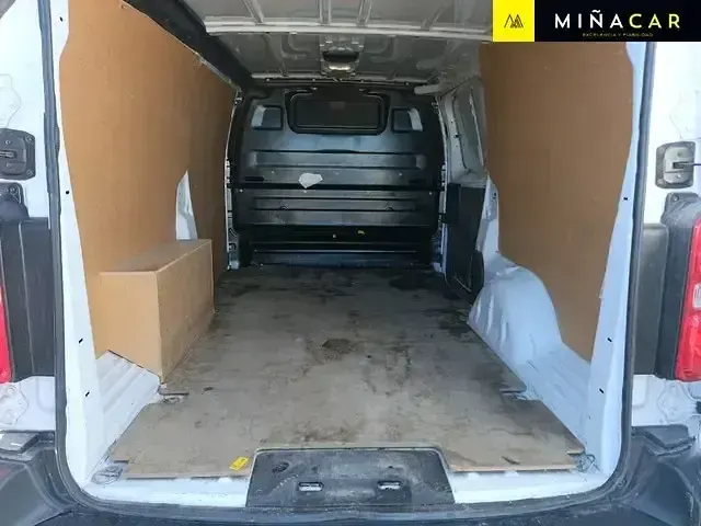 Usado Opel Vivaro 102 CV (75 kW) 2022 Blanco Monovolumen