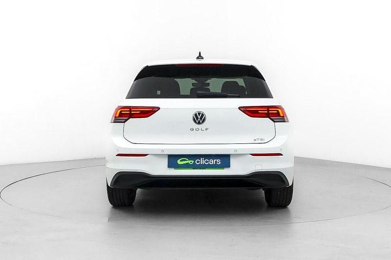 Usado VW Golf VIII Life 110 CV (80 kW) 2021 Blanco Berlina