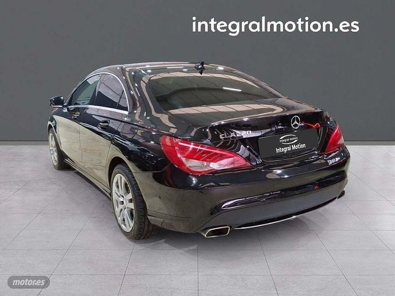Usado Mercedes CLA220 170 CV (125 kW) 2013 Negro Berlina