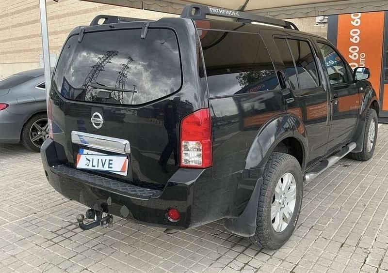 Usado Nissan Pathfinder XE 174 CV (127 kW) 2006 Negro SUV