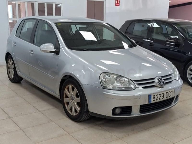 Usado VW Golf IV Sportline 102 CV (75 kW) 2005 Gris / plata Berlina