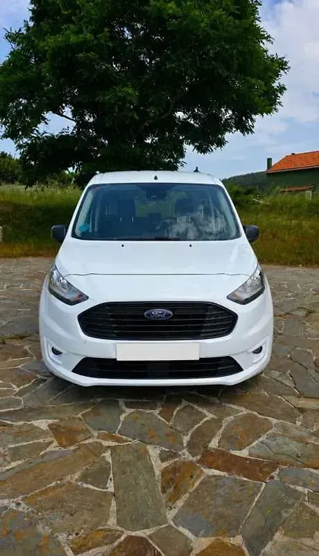 Usado Ford Tourneo Trend 120 CV (88 kW) 2021 Monovolumen