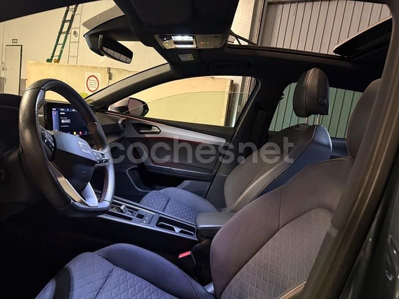 Usado Seat Leon FR 150 CV (110 kW) 2022 Gris / plata Familiar