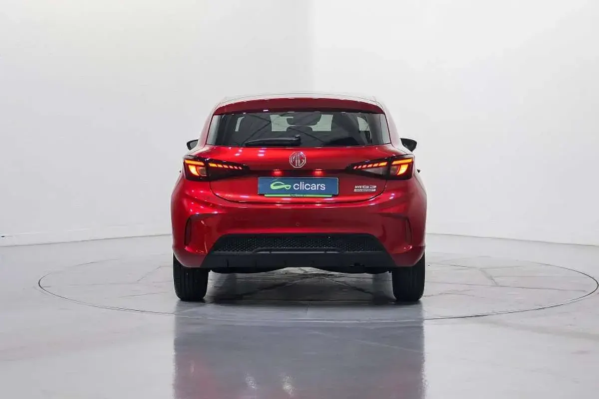 Usado MG MG3 Luxury 194 HP (142 kW) 2025 Vermelho Citadino