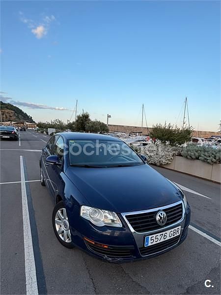 Azul Usado 2008 VW Passat Familiar | 3700 € (Precio justo) - Imagen 1/4