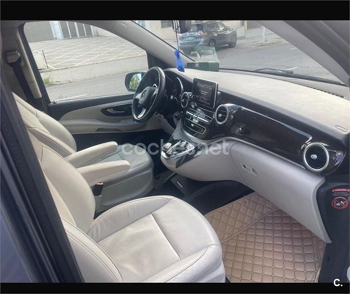 Käytetty Mercedes V220 Avantgarde 163 HP (119 kW) 2020 Harmaa Tila-auto