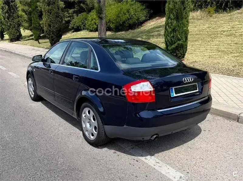 Usado Audi A4 150 CV (110 kW) 2005 Azul Berlina