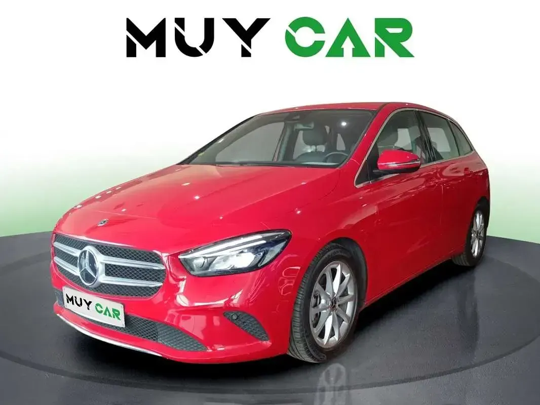 Usado Mercedes B180 116 CV (85 kW) 2020 Rojo Utilitario