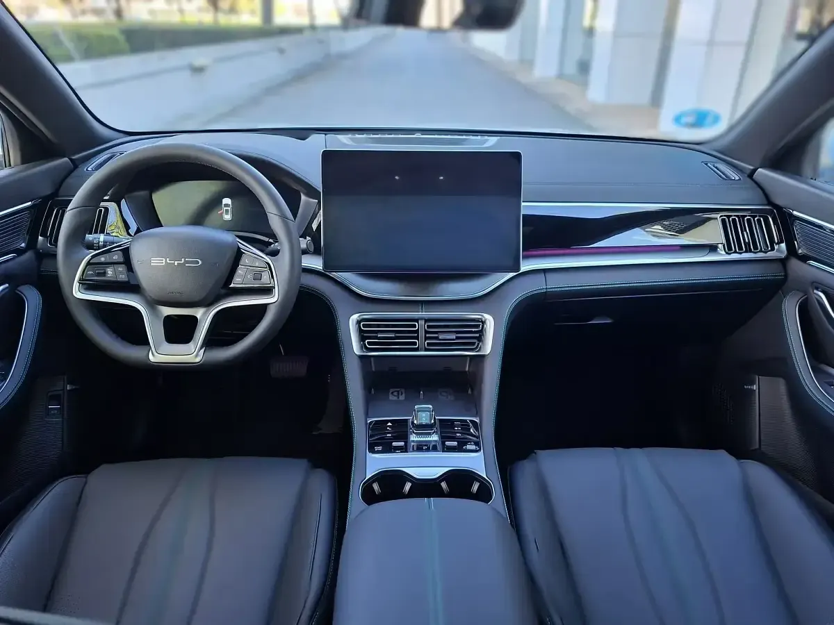 Usado BYD Seal U Design 324 CV (238 kW) 2025 Gris / plata SUV