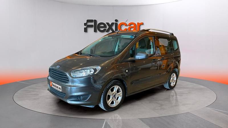 Usado Ford Tourneo Courier Ambiente 100 CV (73 kW) 2017 Beige Monovolumen