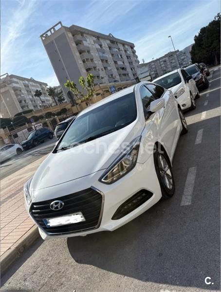 Blanco Usado 2015 Hyundai i40 Berlina | 4400 € - Imagen 1/4
