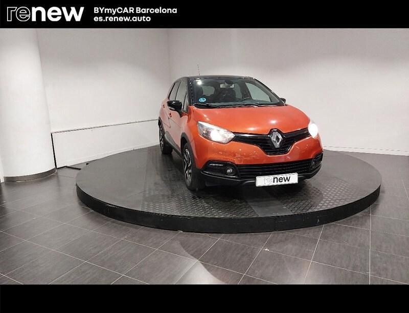 Usado Renault Captur Zen 90 CV (66 kW) 2016 Rojo SUV