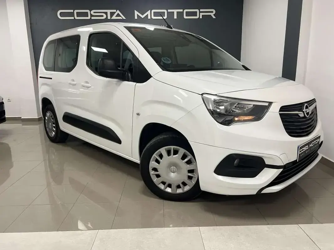 Usado Opel Combo Life Edition+ 102 CV (75 kW) 2021 Blanco Monovolumen