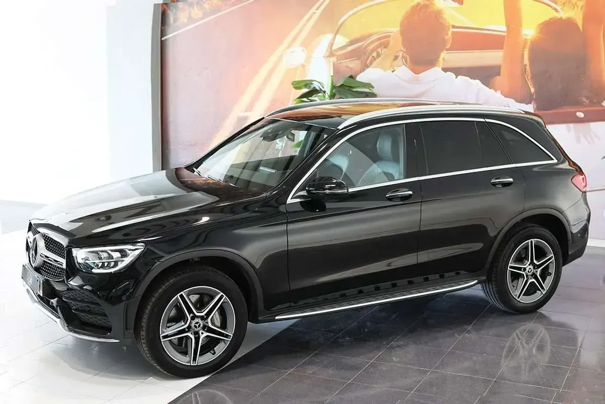 Usado Mercedes GLC350 320 CV (235 kW) 2022 Negro SUV