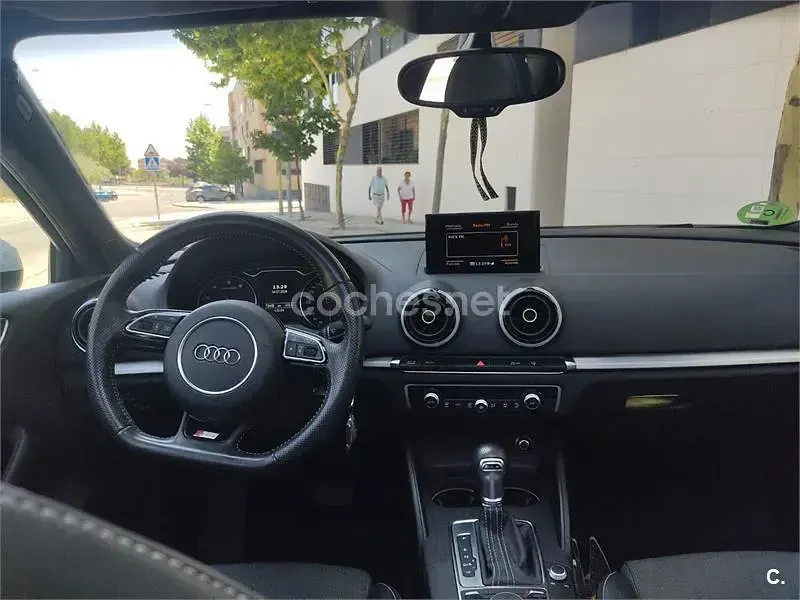 Usado Audi A3 S-Line 180 CV (132 kW) 2015 Blanco Berlina