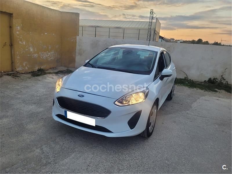 Usado Ford Fiesta Active 85 CV (62 kW) 2019 Blanco Utilitario