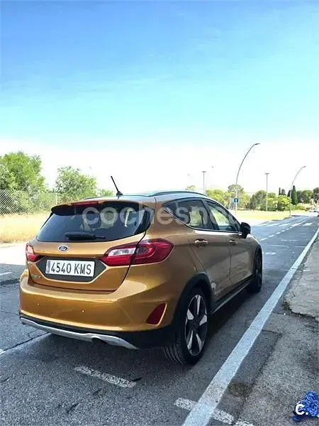 Usado Ford Fiesta Active 100 CV (73 kW) 2018 Naranja Utilitario