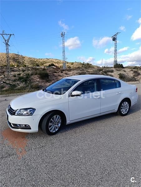 Blanco Usado 2013 VW Passat Highline Familiar | 9400 € (Buen precio) - Imagen 1/4
