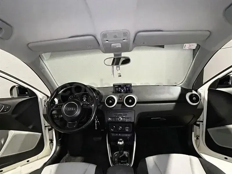 Usado Audi A1 Attraction 122 CV (89 kW) 2012 Beige Utilitario