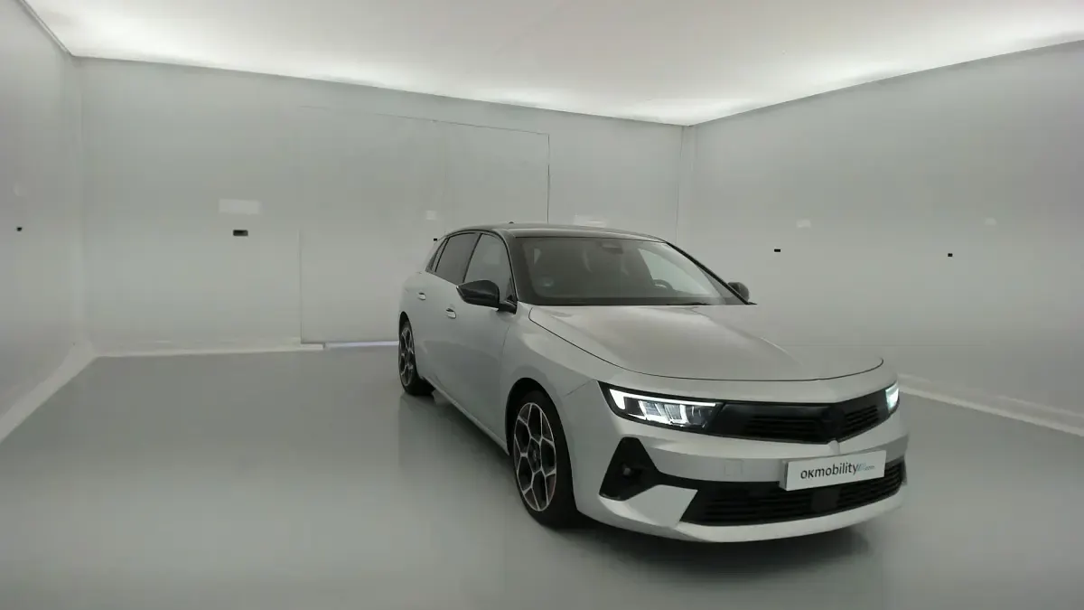 Usado Opel Astra GS Line 130 CV (95 kW) 2022 Plata cristal Utilitario