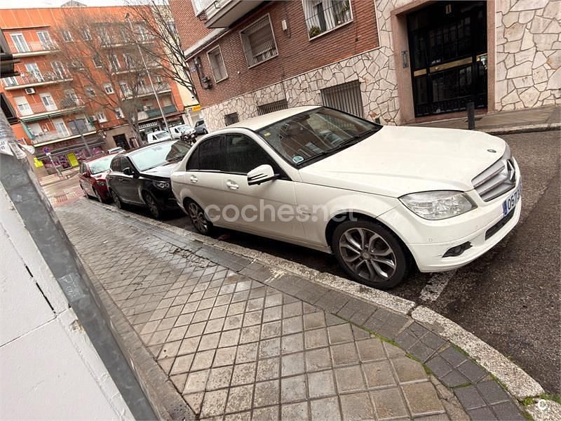 Usado Mercedes C200 Avantgarde 136 CV (100 kW) 2009 Blanco Berlina