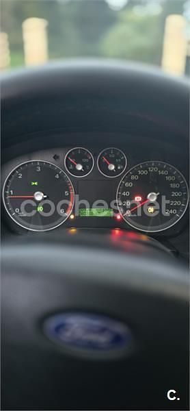 Begagnad Ford Focus Sport 109 HK (80 kW) 2005 Blå Sedan