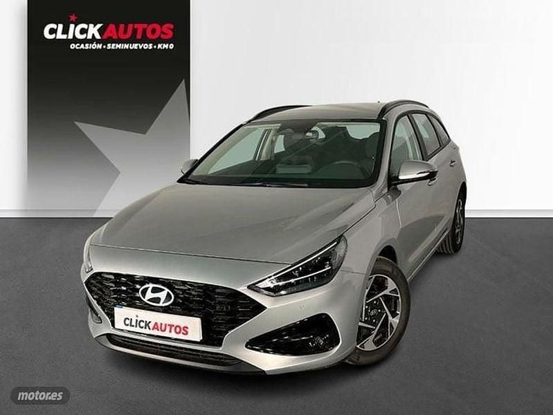 Usado Hyundai i30 100 CV (73 kW) 2024 Plateado Familiar