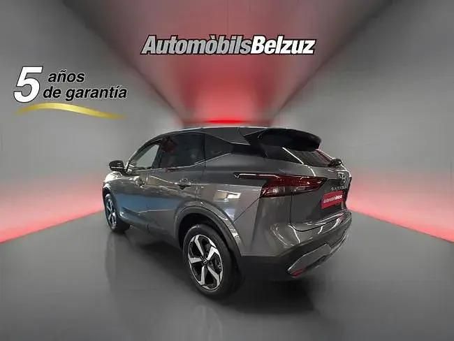 Käytetty Nissan Qashqai N-Connecta 190 HP (139 kW) 2023 Harmaa Katumaasturi