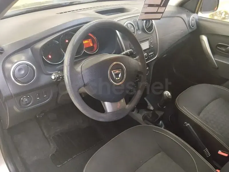 Usado Dacia Logan MCV Lauréate 90 CV (66 kW) 2015 Marrón Familiar