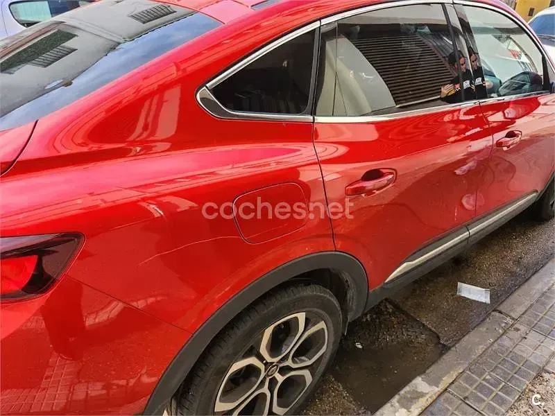 Usado Renault Arkana Zen 140 CV (102 kW) 2021 Rojo SUV
