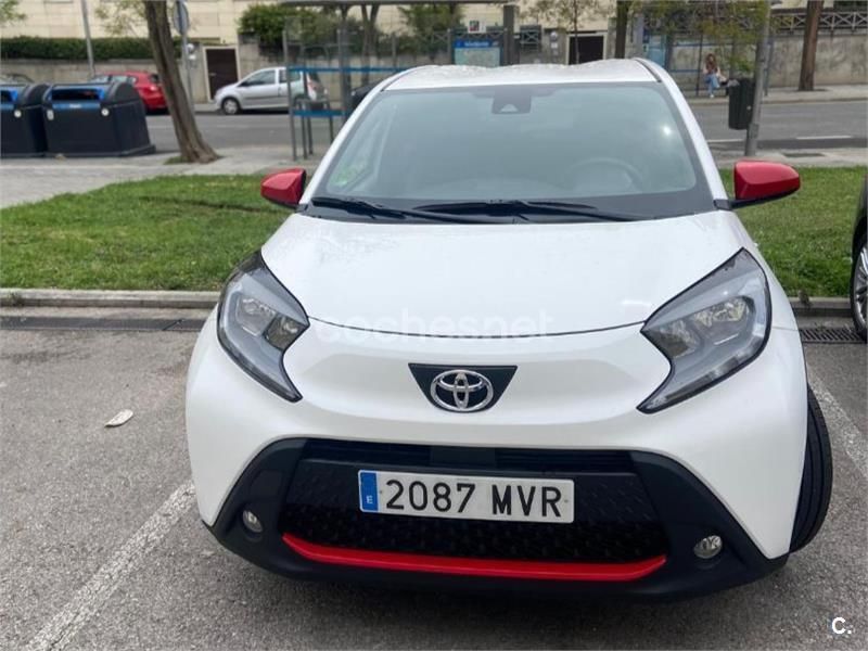 Blanco Usado 2024 Toyota Aygo Play Utilitario | 15.000 € (Precio justo) - Imagen 1/4