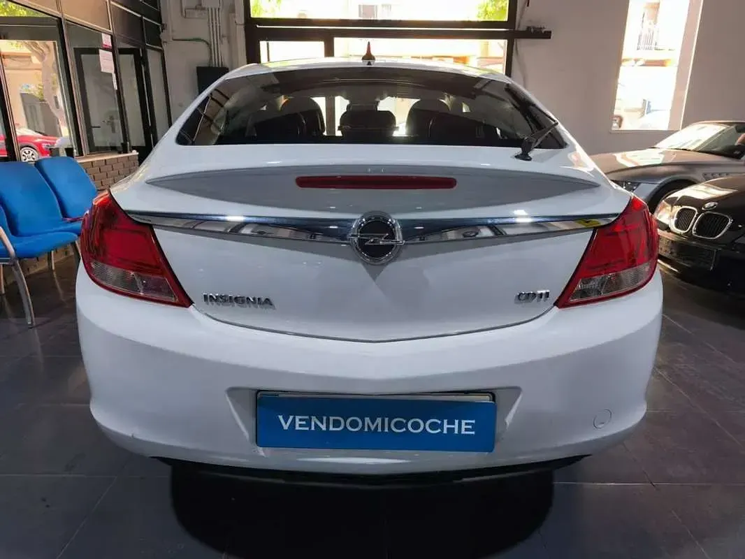 Usado Opel Insignia Excellence 129 CV (94 kW) 2012 Blanco Berlina