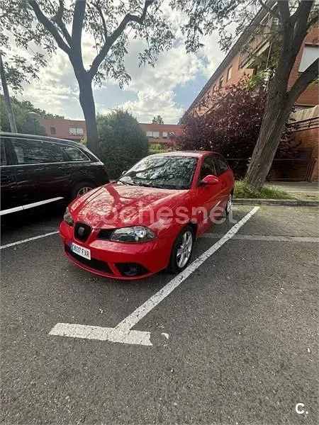 Usado Seat Ibiza 105 CV (77 kW) 2007 Rojo Utilitario