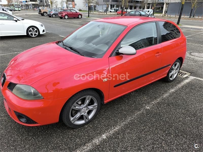 Usado Seat Ibiza FR 130 CV (95 kW) 2006 Rojo Berlina