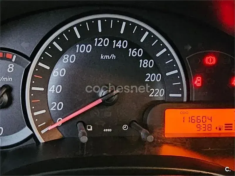 Usado Nissan Micra Acenta 80 CV (58 kW) 2012 Negro Utilitario