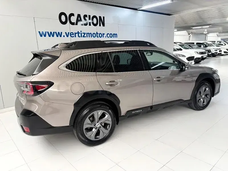 Usado Subaru Outback 169 CV (124 kW) 2022 Beige Familiar