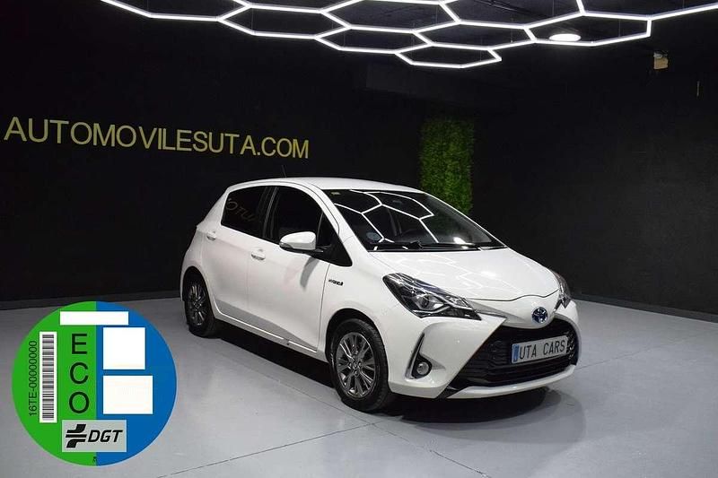 Blanco Usado 2018 Toyota Yaris Hybrid Active Utilitario | 9975 € - Imagen 1/4