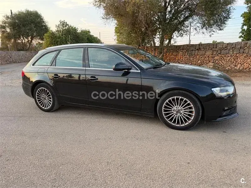 Usado Audi A4 Advanced 163 CV (119 kW) 2012 Negro Familiar