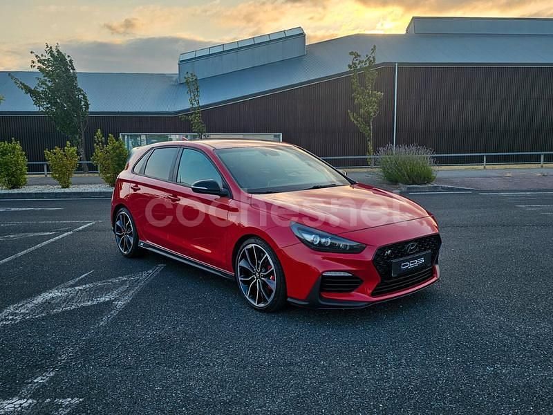 Rojo Usado 2018 Hyundai i30 N Performance Berlina | 23.990 € (Precio justo) - Imagen 1/4
